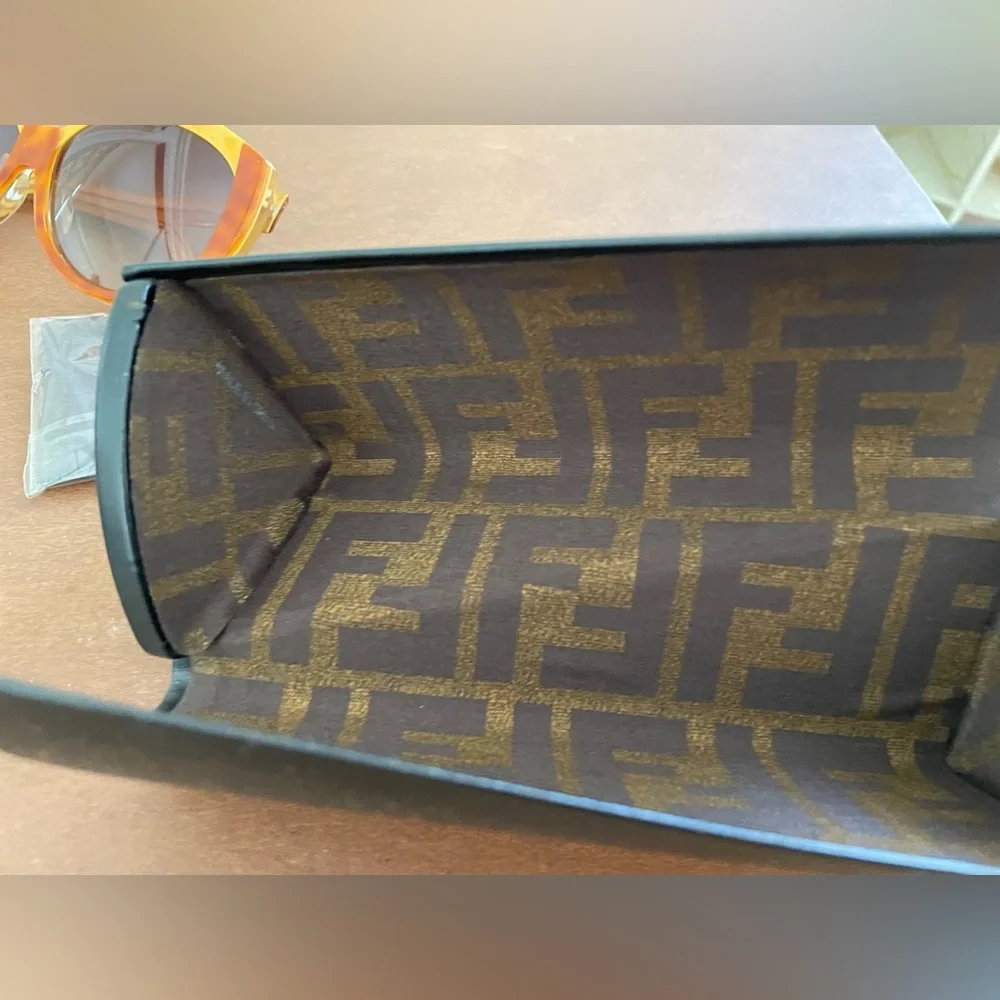 Fendi subtle cat eye sunglasses dusky yellow and tortoise with case NWT 🎉HP x4!🎉 - Picture 9 of 9